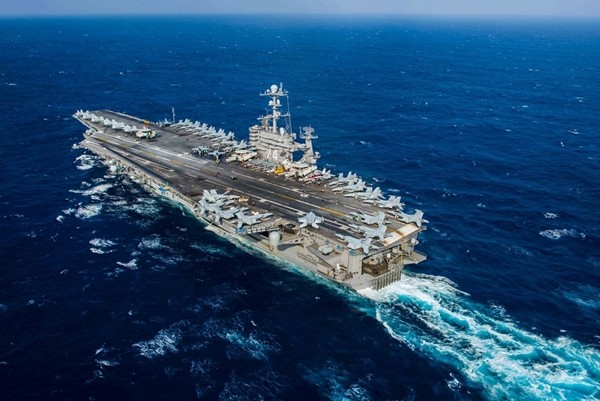 Sức mạnh tàu sân bay USS John C. Stennis Mỹ điều đến Biển Đông