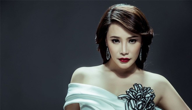 Hồ Quỳnh Hương 'tái xuất' ngồi ghế nóng X - Factor mùa 2