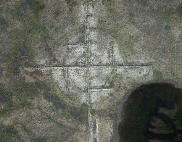 Google Maps chụp được hình chữ Vạn khổng lồ ở gần Khu vực 51