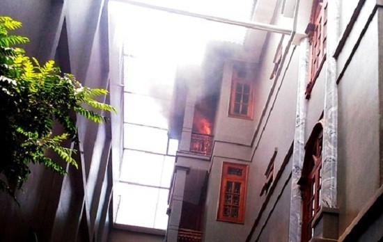 Cháy kèm tiếng nổ lớn ở biệt thự 4 tầng tại Sài Gòn