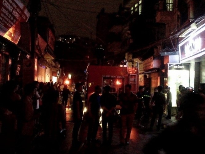 Hà Nội: Cháy lớn tại khu nhà trọ của sinh viên tại phố Hoàng Ngân