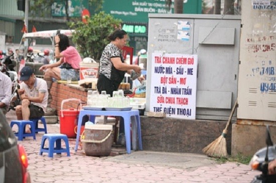 Hà Nội: Hàng quán vỉa hè vi phạm ATTP sẽ bị bêu tên qua loa 