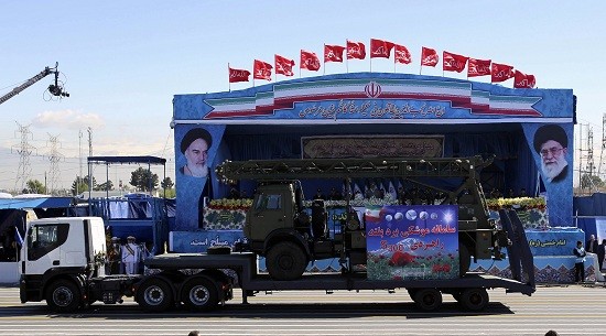 Iran ra mắt tên lửa S-300 mới mua của Nga trong lễ duyệt binh
