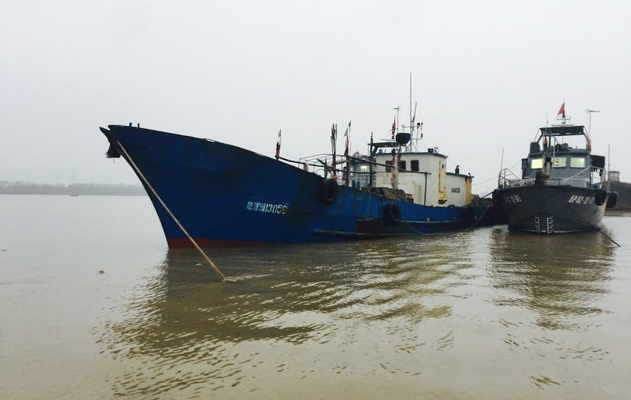 Bắt tàu Trung Quốc xâm phạm chủ quyền trên biển Việt Nam