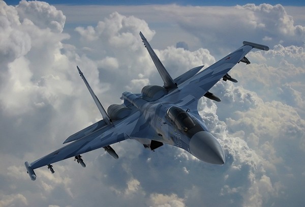 Video: Su-35 khoe khả năng nhào lộn tránh tên lửa từ phía sau