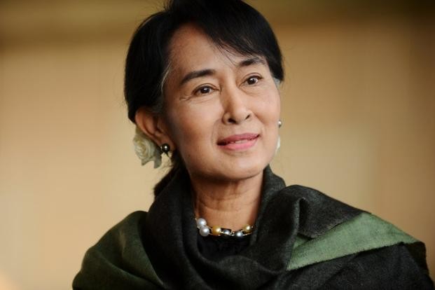 Bà Suu Kyi cấm công chức nhận quà trị giá hơn 450.000 đồng