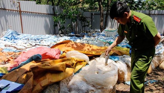 Thu giữ hơn 10 tấn măng ngâm ủ chưa rõ nguồn gốc tại Lâm Đồng