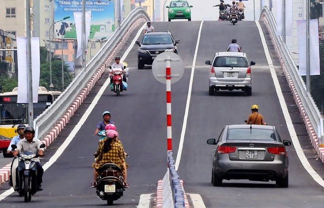 Cầu vượt nhẹ thứ 8 ở Hà Nội được thông xe