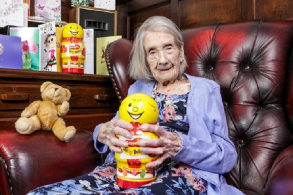 Bí quyết sống lâu của cụ bà 109 tuổi: Tránh xa đàn ông
