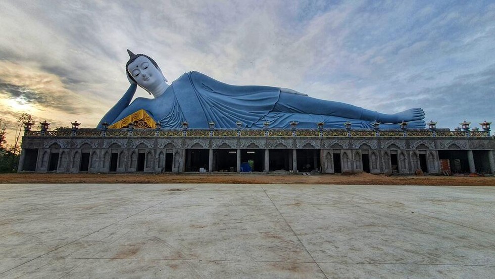 Chiêm ngưỡng tượng Phật nằm lớn nhất Việt Nam ở chùa Som Rong (Sóc Trăng)