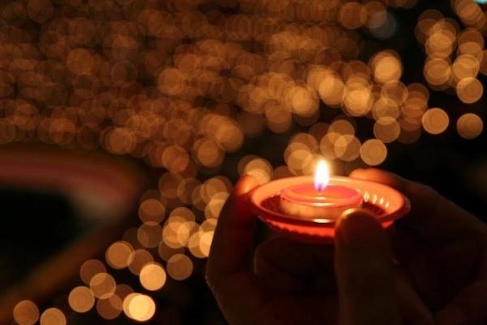 Ý nghĩa của việc cúng dường đèn trong Phật Giáo