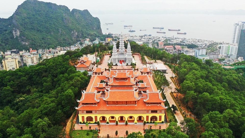 Kiến trúc chùa Việt cổ trong quần thể tâm linh bên vịnh Hạ Long