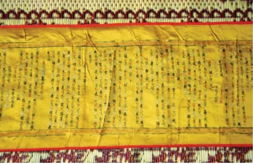 Độc đáo bản kinh Kim Cang thêu bằng chỉ ngũ sắc tại chùa Trúc Lâm (Thừa Thiên Huế)