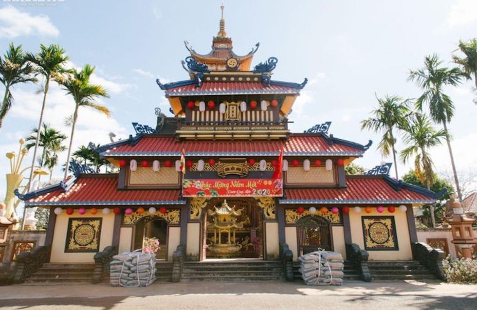 Cách trung tâm TP Pleiku hơn 15 km về phía Bắc, chùa Bửu Minh tọa lạc tại xã Nghĩa Hưng (huyện Chư Păh) là một trong những ngôi chùa xuất hiện đầu tiên ở Gia Lai.
