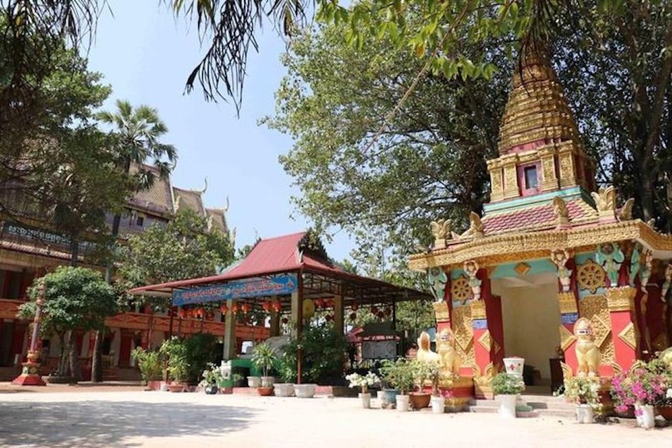 Chùa Sóc Lớn tọa lạc tại ấp Sóc Lớn, xã Lộc Khánh, huyện Lộc Ninh, là ngôi chùa Khmer lâu đời nhất ở Bình Phước.