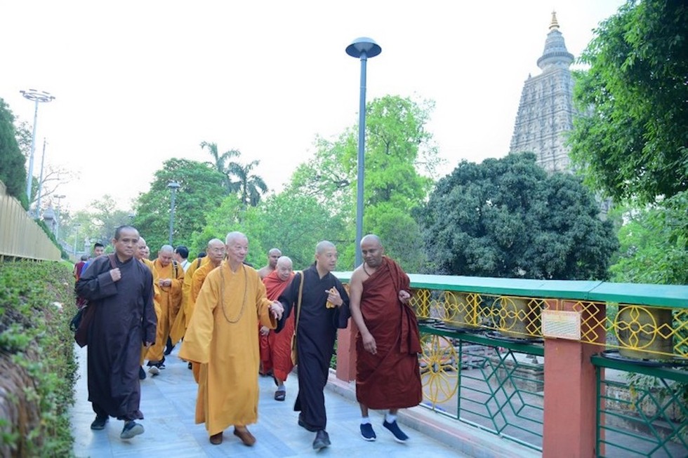 Đức Pháp chủ dẫn đoàn GHPGVN tham dự Hội nghị Thượng đỉnh Phật giáo Thế giới tại Ấn Độ.
