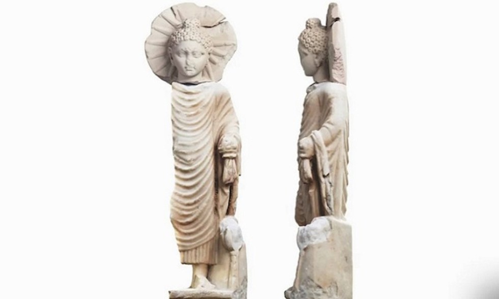 Bức tượng Phật cao khoảng 71 cm. Ảnh: Bộ Du lịch và Cổ vật Ai Cập.