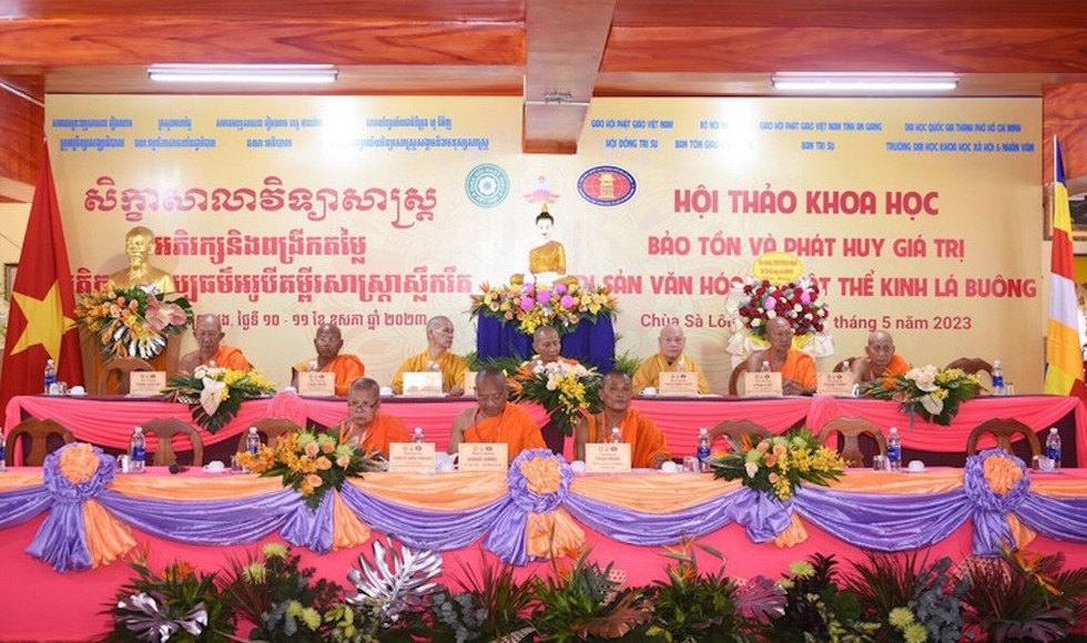 Tọa đàm "Phật giáo Nam tông Khmer tỉnh An Giang đồng hành cùng dân tộc" tại chùa Sà-lôn (tỉnh An Giang).