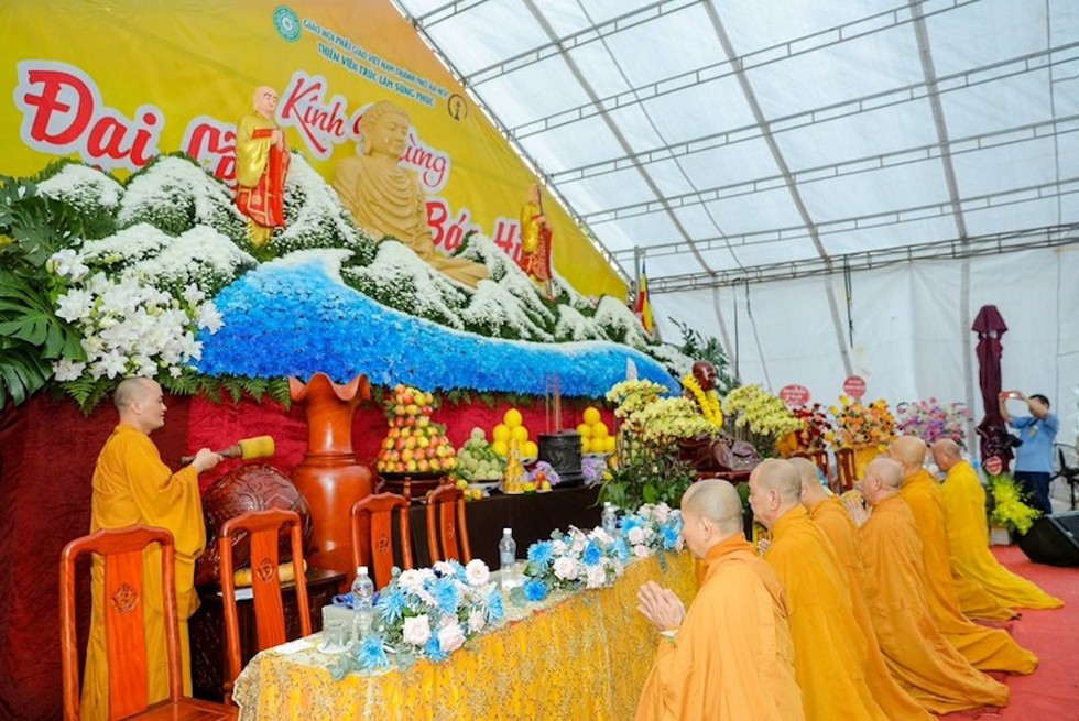 Đại lễ Vu lan - Báo hiếu Phật lịch 2567 tại thiền viện Sùng Phúc (phường Cự Khối, quận Long Biên, Hà Nội).