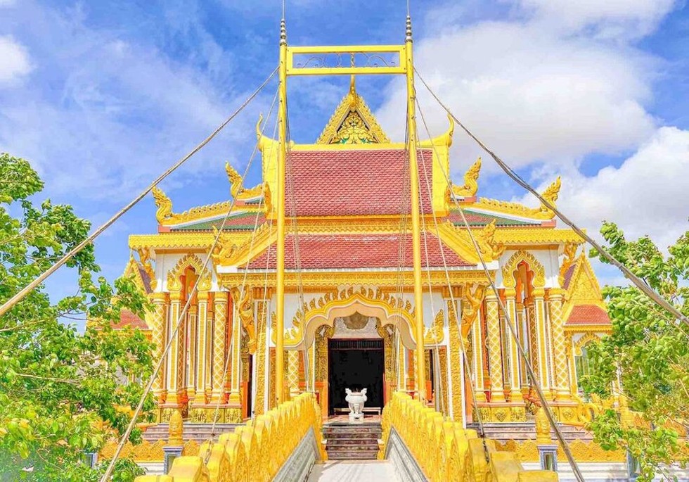 Về Sóc Trăng, thăm ngôi chùa Tà Mơn rực rỡ sắc vàng