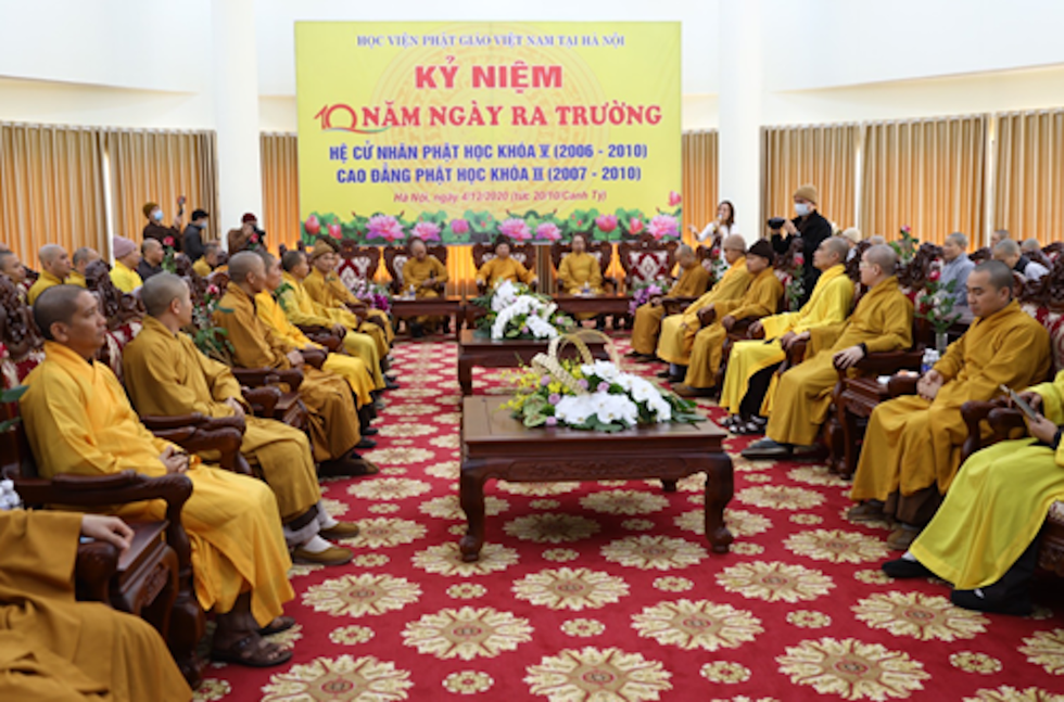 Tăng ni sinh Khóa V Học viện Phật giáo Việt Nam tri ân tại Hà Nội 