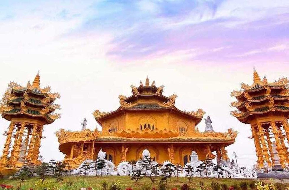 Chiêm ngưỡng ngôi chùa 'dát vàng' độc đáo với kiến trúc Thái Lan tại Hưng Yên